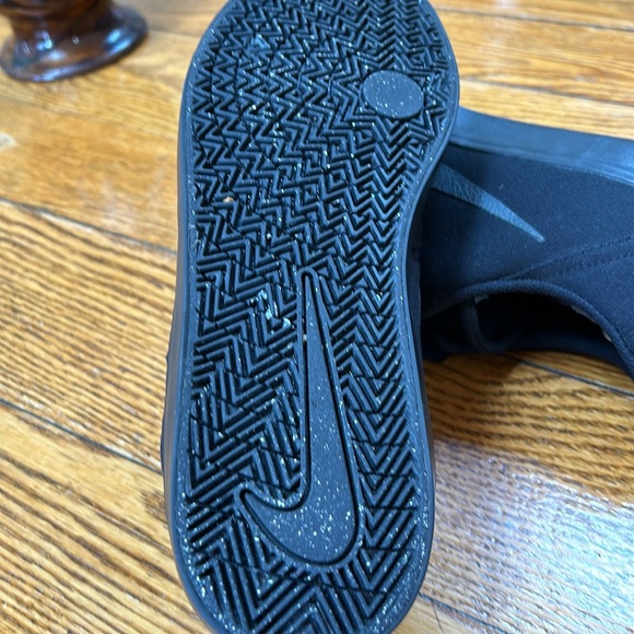 Nike SB Charge men’s black canvas sneakers.  Size 11.  Great condition. - Picture 7 of 11